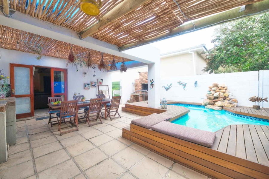 5 Bedroom Property for Sale in Fisherhaven Western Cape